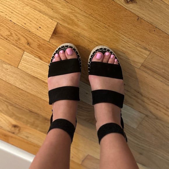 Black platform sandals - Picture 2 of 2